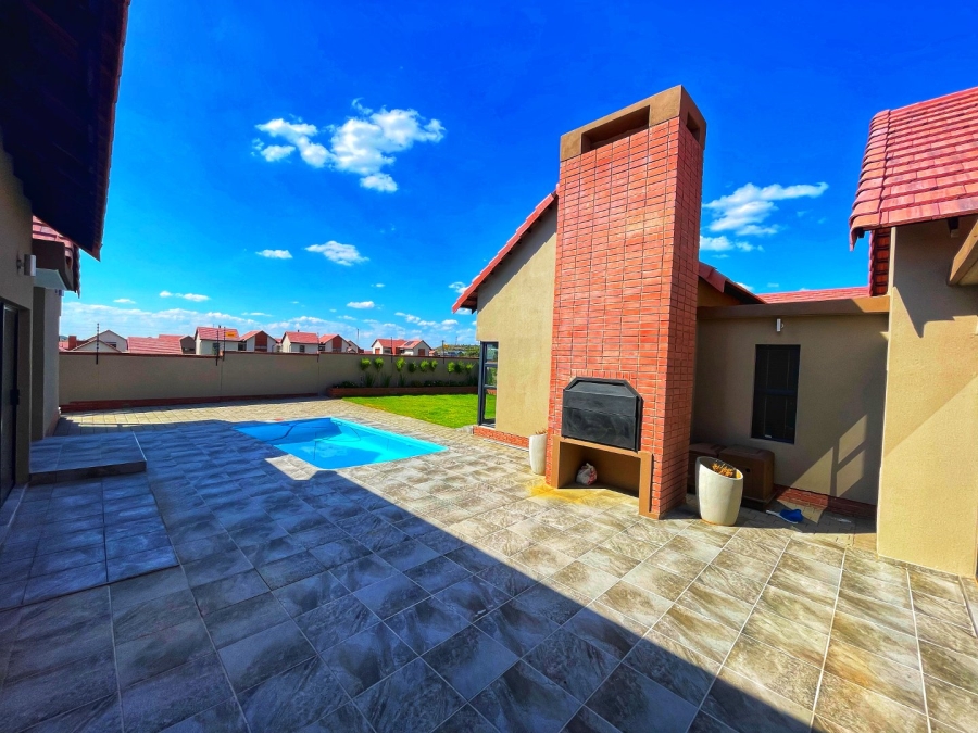 4 Bedroom Property for Sale in Wild Olive Estate Free State